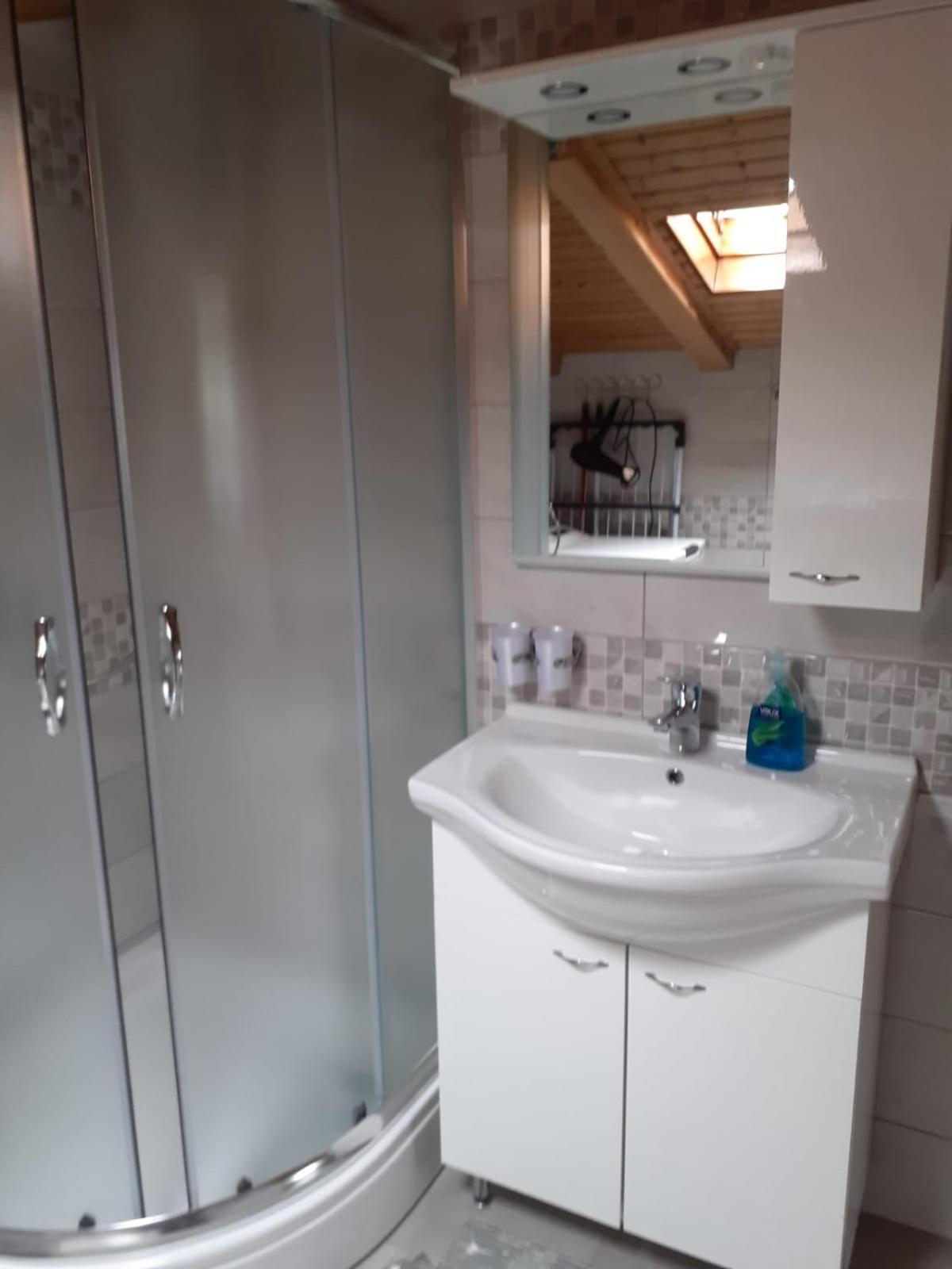 Apartmani Jozefina Omišalj Værelse billede