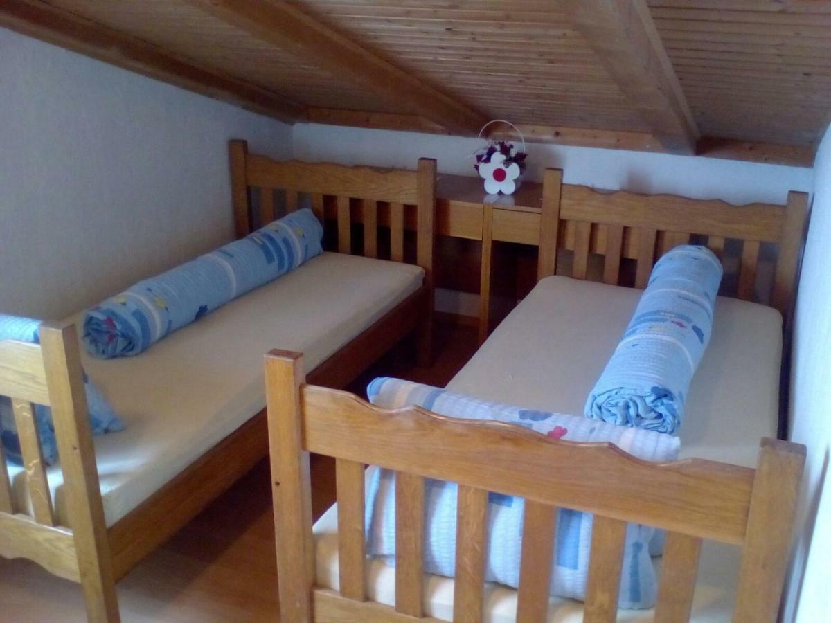 Apartmani Jozefina Omišalj Eksteriør billede