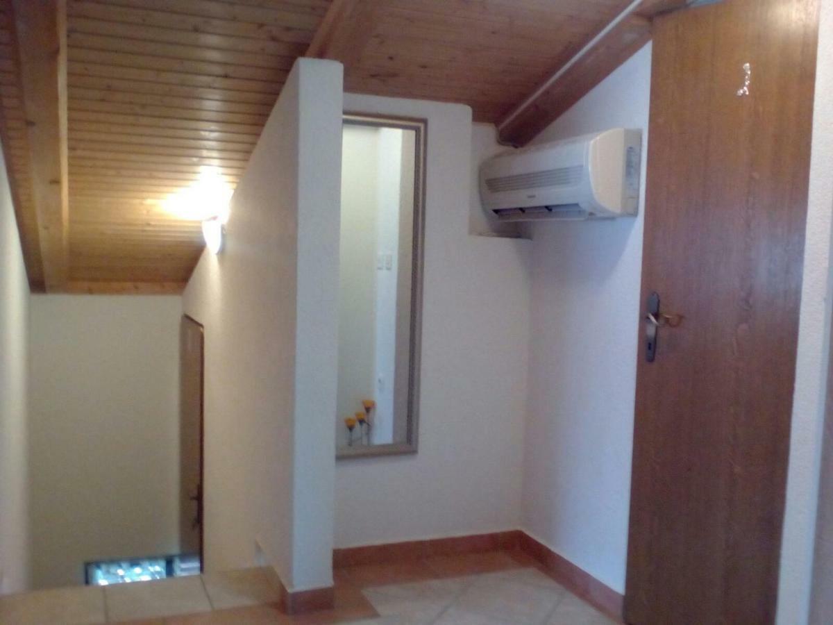 Apartmani Jozefina Omišalj Eksteriør billede